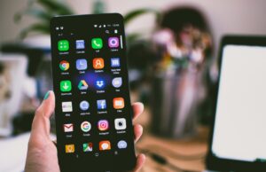 Android 15 may bring back lock screen widgets