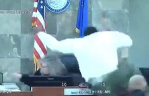 VIDEO: Deranged Thug with Violent Criminal History Jumps Over Bench and Viciously Attacks Nevada Judge During Sentencing | The Gateway Pundit