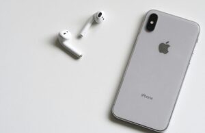 Apple reclaims top spot ahead of Samsung in European smartphone sales