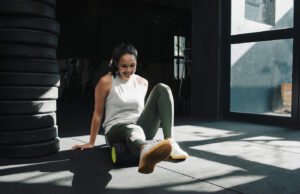 Do You Foam Roll Before or After a Workout? Experts Weigh In