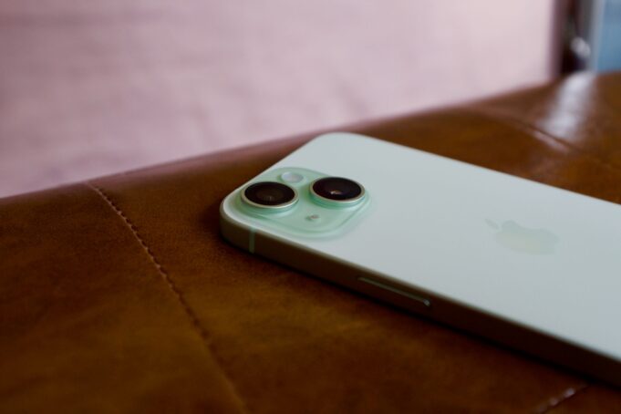 Amazon’s hiding an epic iPhone deal in plain sight