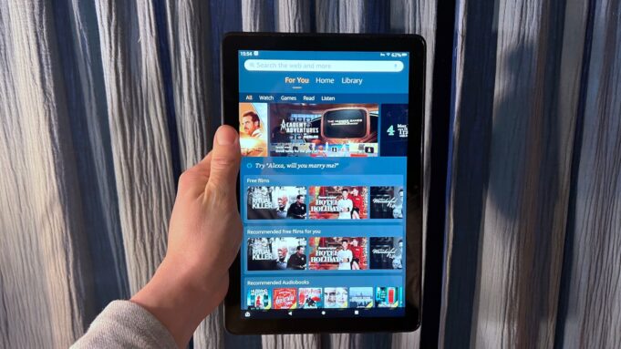 Amazon’s Fire HD 10 tablet undercuts the iPad in a big way