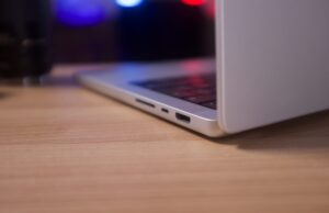 Apple reportedly planning 20-Inch foldable MacBook