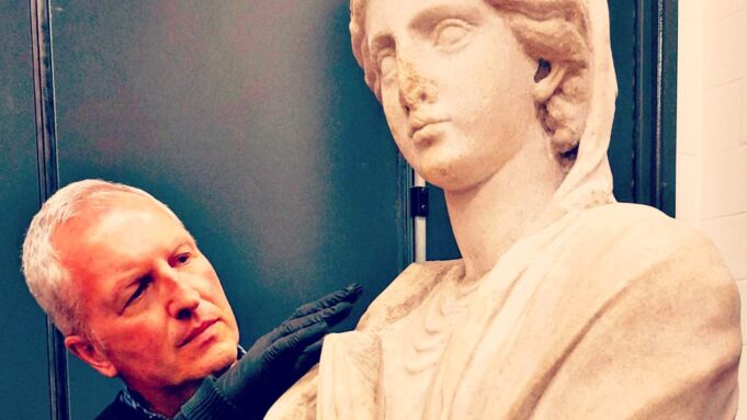 British Museum Sues Former Curator Peter Higgs, Accuses Him of Theft of Hundreds of Artifacts, Including Jewelry, Gems and Precious Metals | The Gateway Pundit