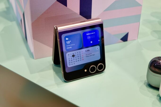 You won't find a better Galaxy Z Flip 6 contract than this