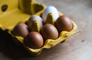 Brown Eggs vs. White Eggs: What’s the Difference?