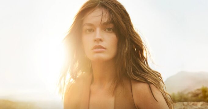 Emma Mackey in Burberry Goddess Intense Eau de Parfum Ad