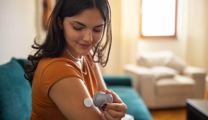 Learn the Facts from Experts