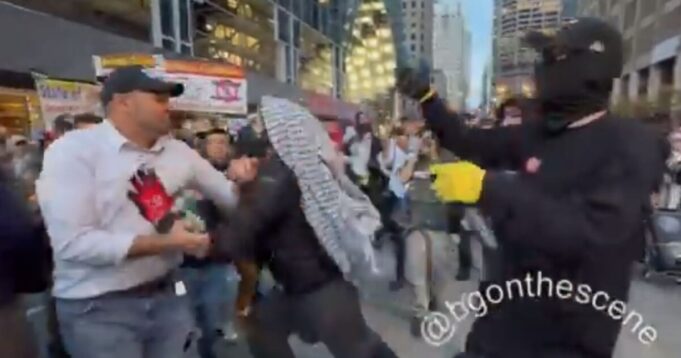 RAV’s Ben Bergquam Threatened and Assaulted After He Attempts to Rescue American Flag from Antifa Communist Thugs Who Were Burning It in Chicago – VIDEO | The Gateway Pundit