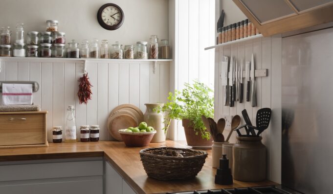 8 Feng Shui Kitchen Tips for Better Organization and Calm
