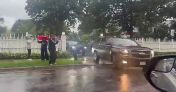DEVELOPING: Several Black Suburbans Arrive at Minnesota Governor Tim Walz’s Home Night Before Kamala Harris Unveils Running Mate (VIDEO) | The Gateway Pundit
