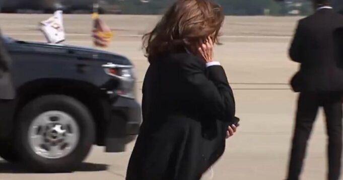 Kamala Harris Pretends to be on the Phone to Avoid Answering Questions From the Press (VIDEO) | The Gateway Pundit