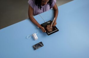 Anker MagGo wireless Apple accessory series with Qi2 announced