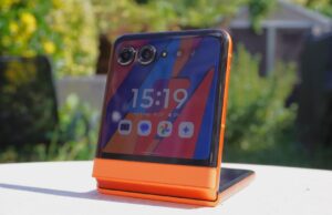 Motorola's foldable Razr 50 plummets to its lowest price yet