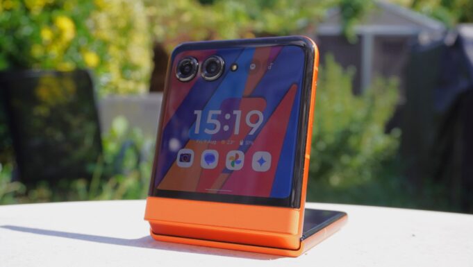 Motorola's foldable Razr 50 plummets to its lowest price yet