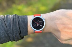 The most stylish smartwatch is now cheaper than ever
