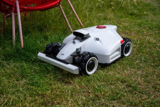 Best Robot Lawn Mower 2024: The top four models for easy lawn mowing