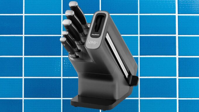 Ninja's knife-sharpener just dropped to an unbeatable price