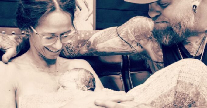 ‘GOD IS GOOD’: Country Rock Star Brantley Gilbert Stops Concert To Help His Wife Deliver Their Baby on the Tour Bus, Then Comes Back and Finishes the Show | The Gateway Pundit