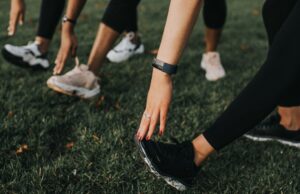 A 1-Minute Toe Yoga Exercise for Better Foot Health