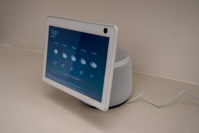 Turn your home into a Smart Home with Amazon’s stunning Echo Show 10 deal