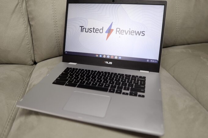 You can grab a 14-inch Asus Chromebook for just £129 in the Black Friday sales