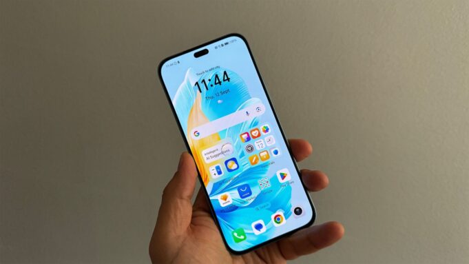 Honor 200 Lite is now one of the top phones under £200