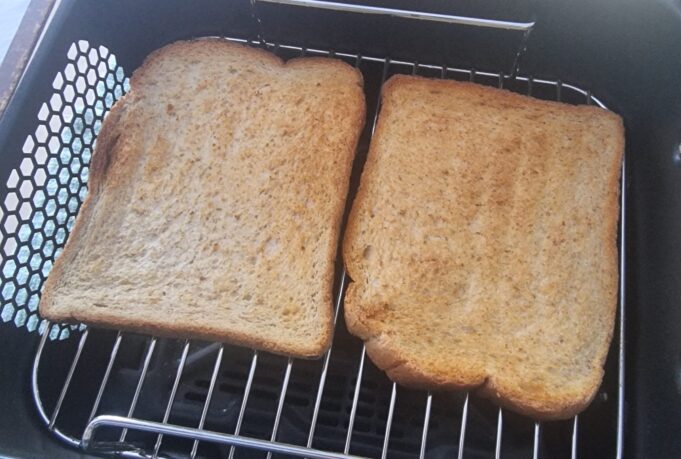 How to make toast in an air fryer