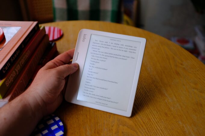 Kobo’s colour e-reader just bested the Kindle Colorsoft in one key area