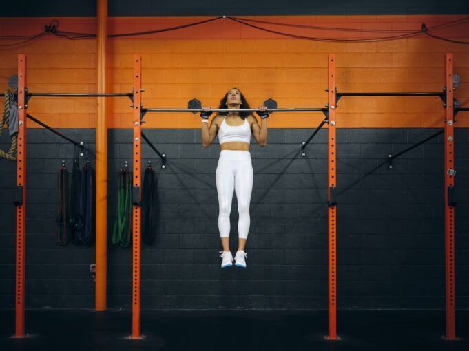 7 Benefits of Pull-Ups, According to Experts