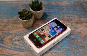 This iPhone SE Black Friday deal gets you 500GB data, but costs next to nothing