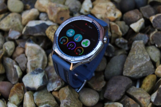 This Huawei Watch GT 5 deal includes a free pair of wireless earbuds