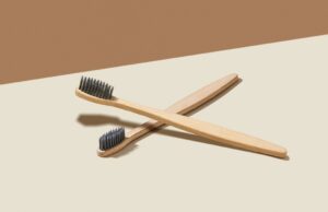 Should I Clean My Toothbrush? Expert’s Advice