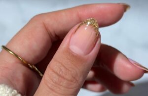 15 Shimmer Manicure Ideas That Are Festive For Parties
