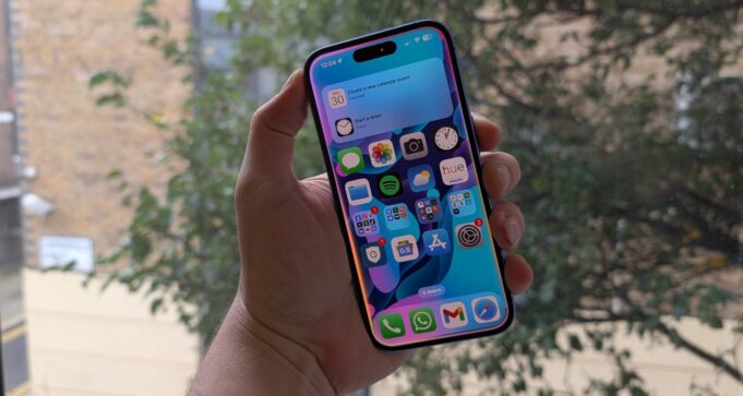 Apple to tweak AI news summaries, but it won't fix rampant inaccuracy