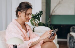 Roon App Review: AI-Powered Menopause Advice