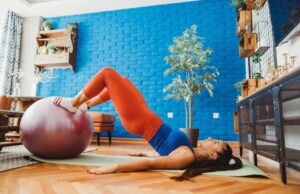 Abs With Yoga Ball: The 8 Best Exercises for a Strong Core