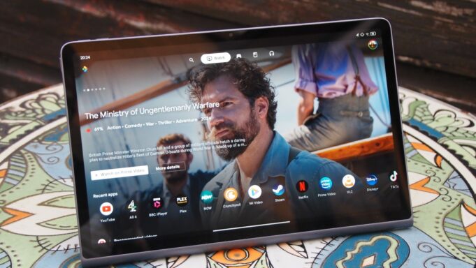 This price cut just made the Lenovo Tab Plus an iPad killer
