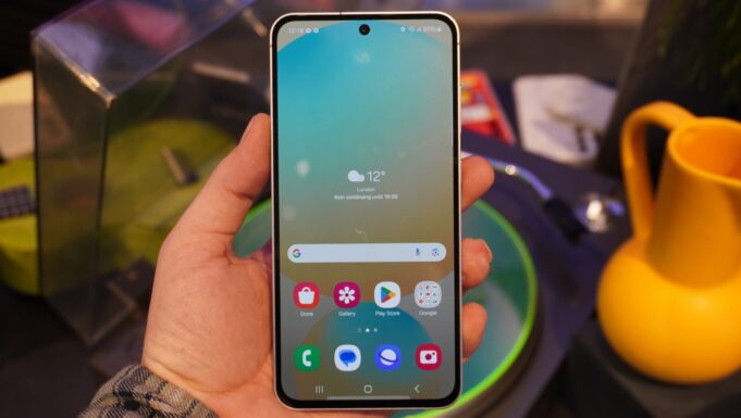 Android 15 and One UI 7 on Galaxy S24 may still be months away