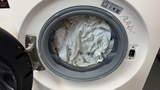 How to clean a washing machine