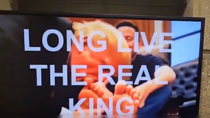 Disgruntled Feds?…U.S. Department of Housing and Urban Development Monitors Hacked to Display AI Video of President Trump Licking Elon Musk’s Toes (VIDEO) | The Gateway Pundit