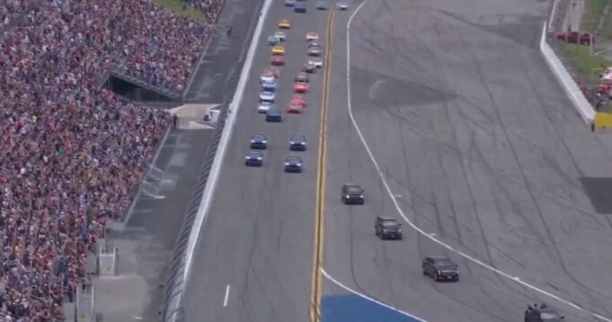 “This Is Your Favorite President” – President Trump Addresses the Daytona 500 Drivers on the Radio as He Paces the Field to Start the Race | The Gateway Pundit