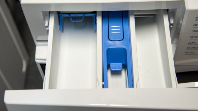 Where to put detergent in a washing machine