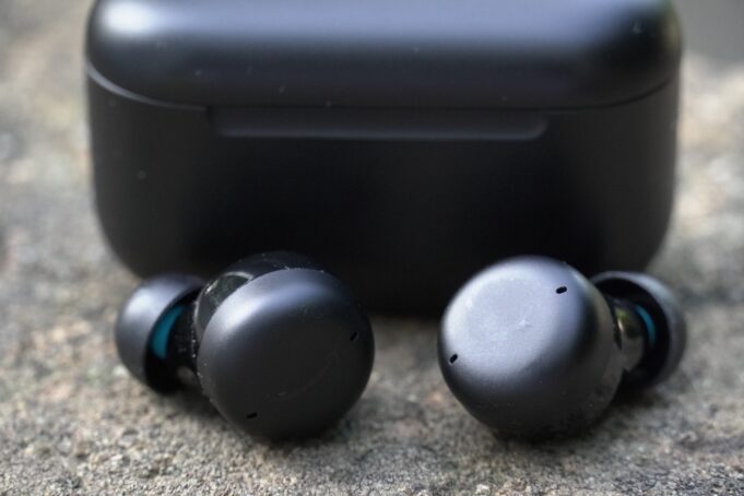 These Amazon headphones have had a massive discount