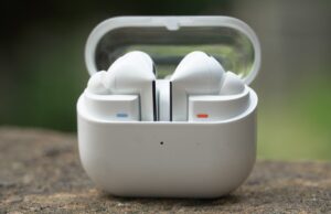 Samsung to jump on the hottest headphones trend this summer?