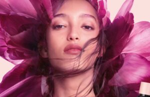Viktor & Rolf’s Flowerbomb Extreme Perfume Ad Goes Bold