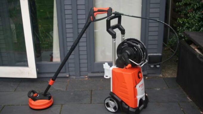 How does a pressure washer work? All the important details