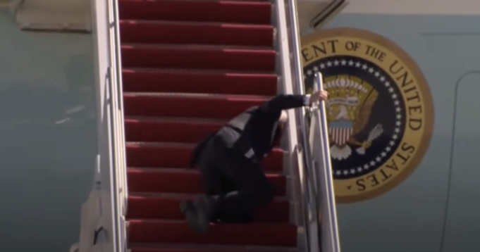 FOUR YEARS AGO THIS WEEK: Joe Biden Collapses Up The Air Force One Staircase – Thank God, No More National Degradation (Video) | The Gateway Pundit
