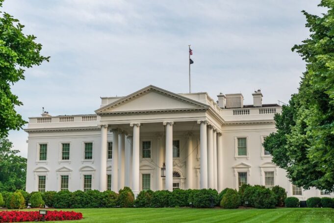 Armed Man Shot Outside White House During Confrontation with Secret Service Team | The Gateway Pundit