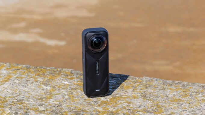 Insta360 X5